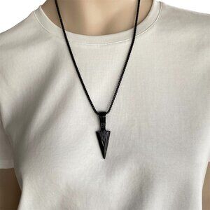 FAC NWT Obsidian Arrowhead Carved Stone Necklace​​
